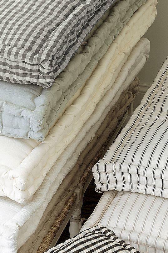 Tufted Angle 10